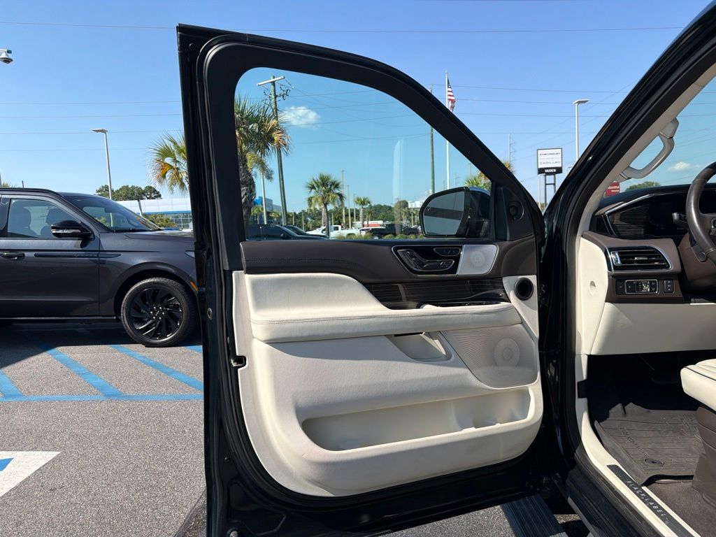 2024 Lincoln Navigator Black Label L