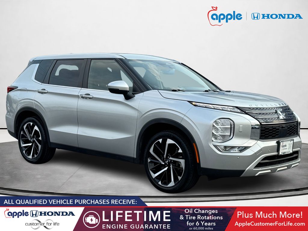 Silver 2022 Mitsubishi Outlander SUV / Crossover All-Wheel Drive Continuously Variable Transmission