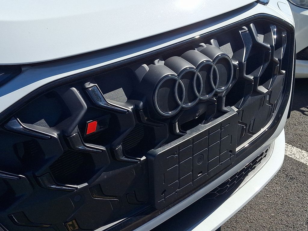 Thumbnail: 2025 Audi SQ5 - 4