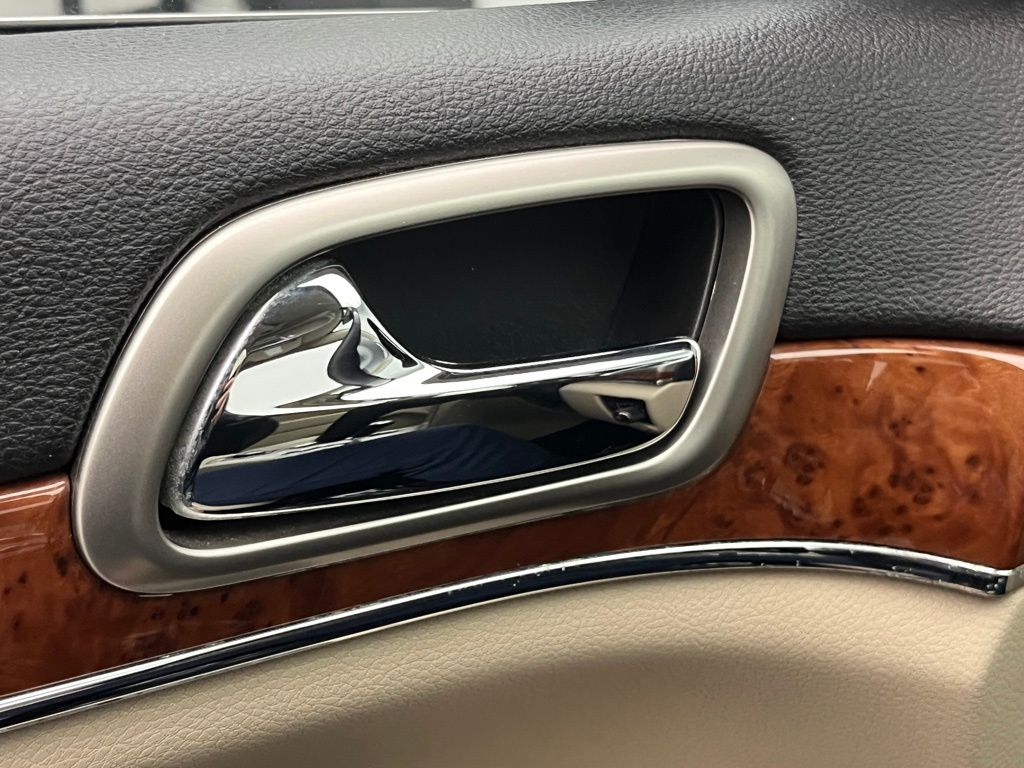 Thumbnail: 2013 Jeep Grand Cherokee - 23