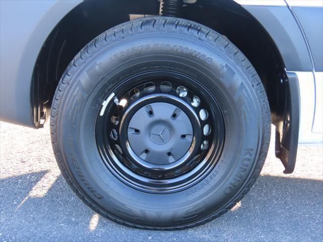 Thumbnail: 2025 Mercedes-Benz Sprinter - 30