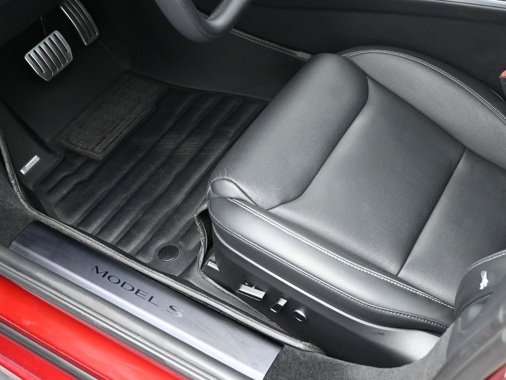 2024 Tesla Model S Plaid Tri Motor All-Wheel Drive