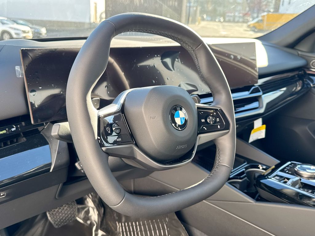 2025 BMW 5 Series 530i xDrive 14