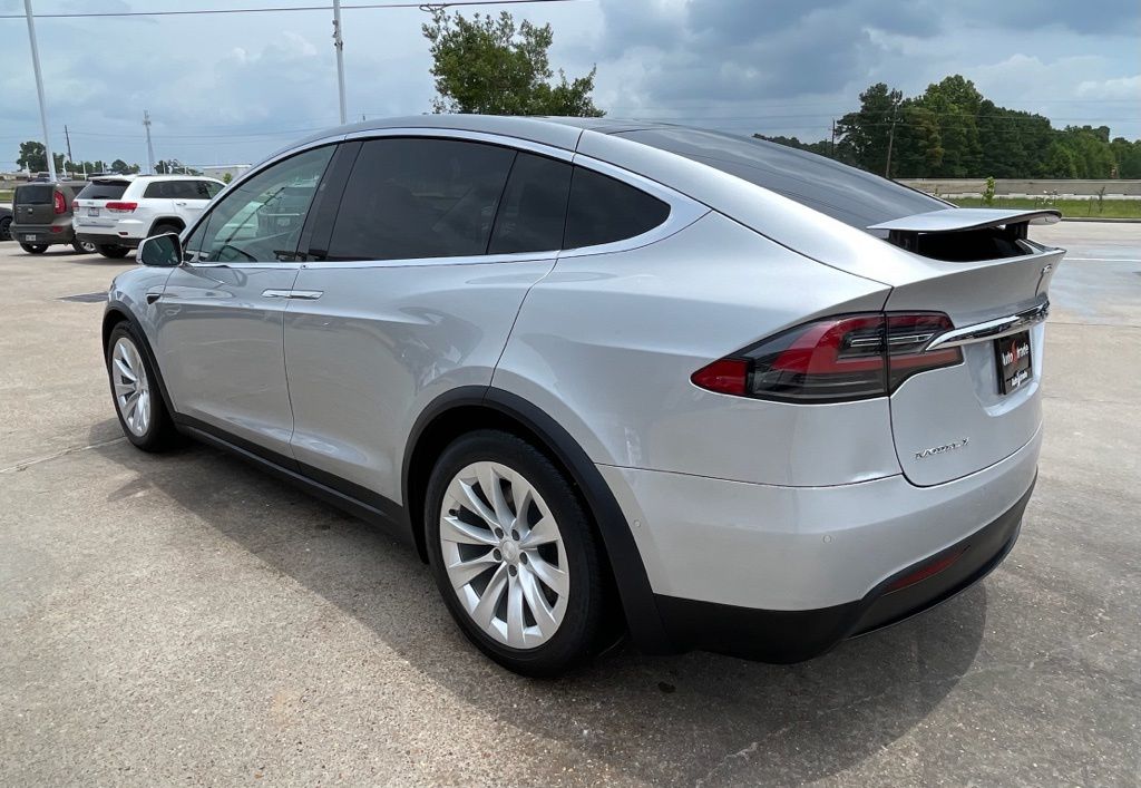 2018 Tesla Model X 75D Silver at Autostrade