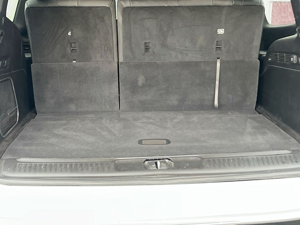 Used 2023 White Jeep Series II image 28