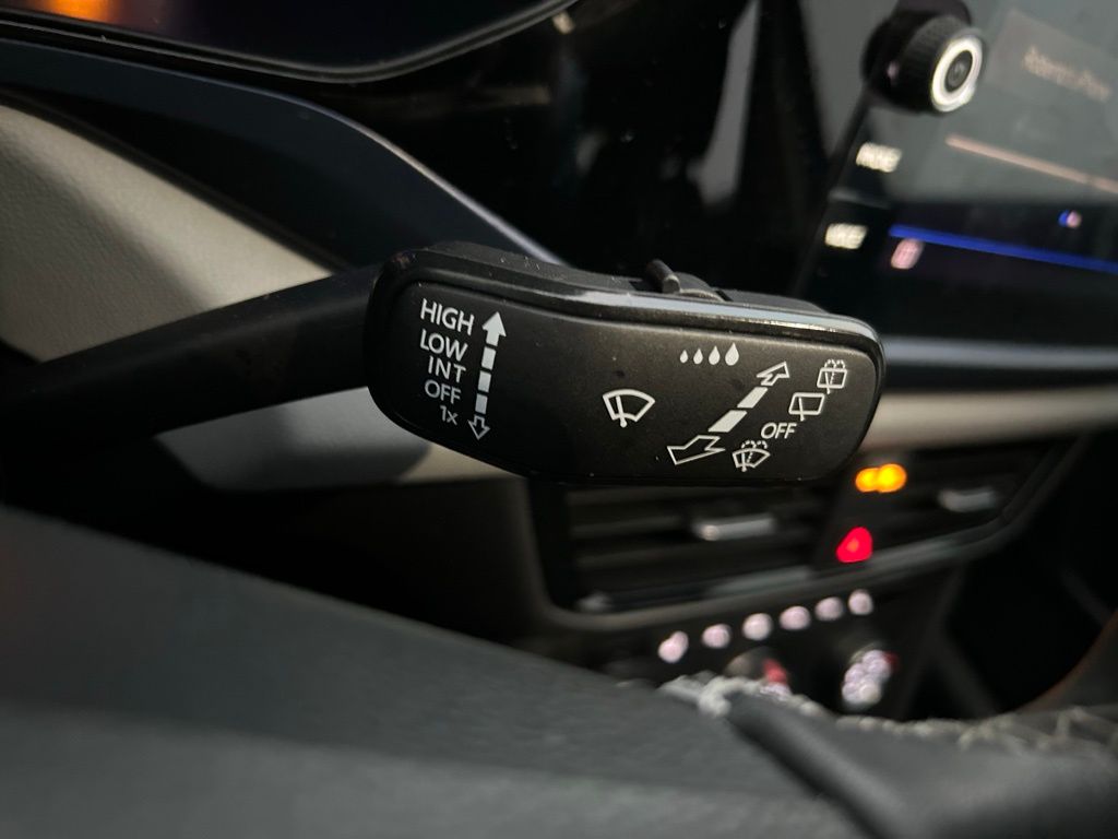 Thumbnail: 2022 Volkswagen Taos - 21