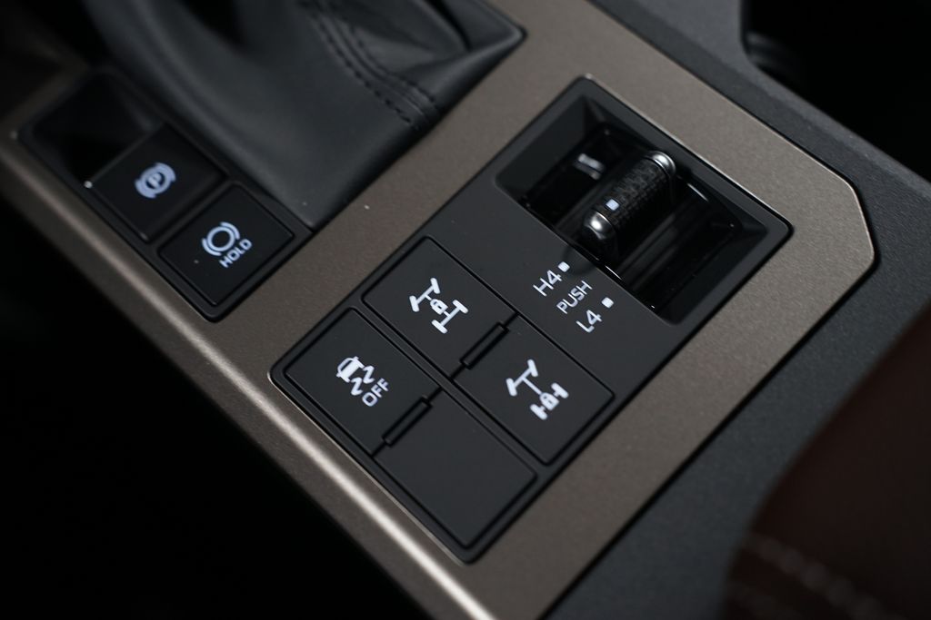 2025 Toyota Land Cruiser  24