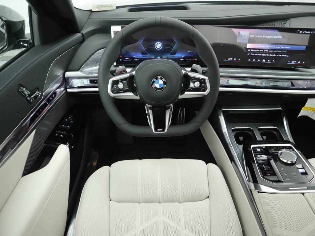Thumbnail: 2025 BMW 7 Series - 10