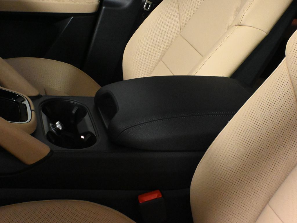 Thumbnail: 2026 Porsche Cayenne - 27