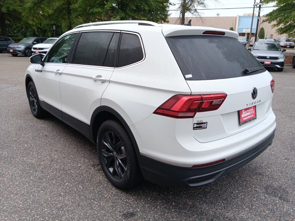 2024 Volkswagen Tiguan 2.0T SE 3