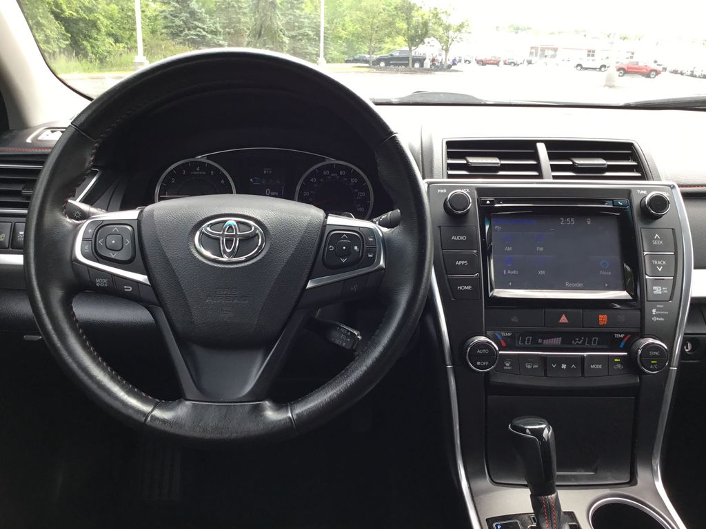 2015 Toyota Camry XSE 10