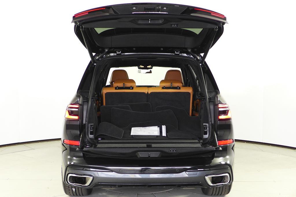 Thumbnail: 2023 BMW X7 - 10