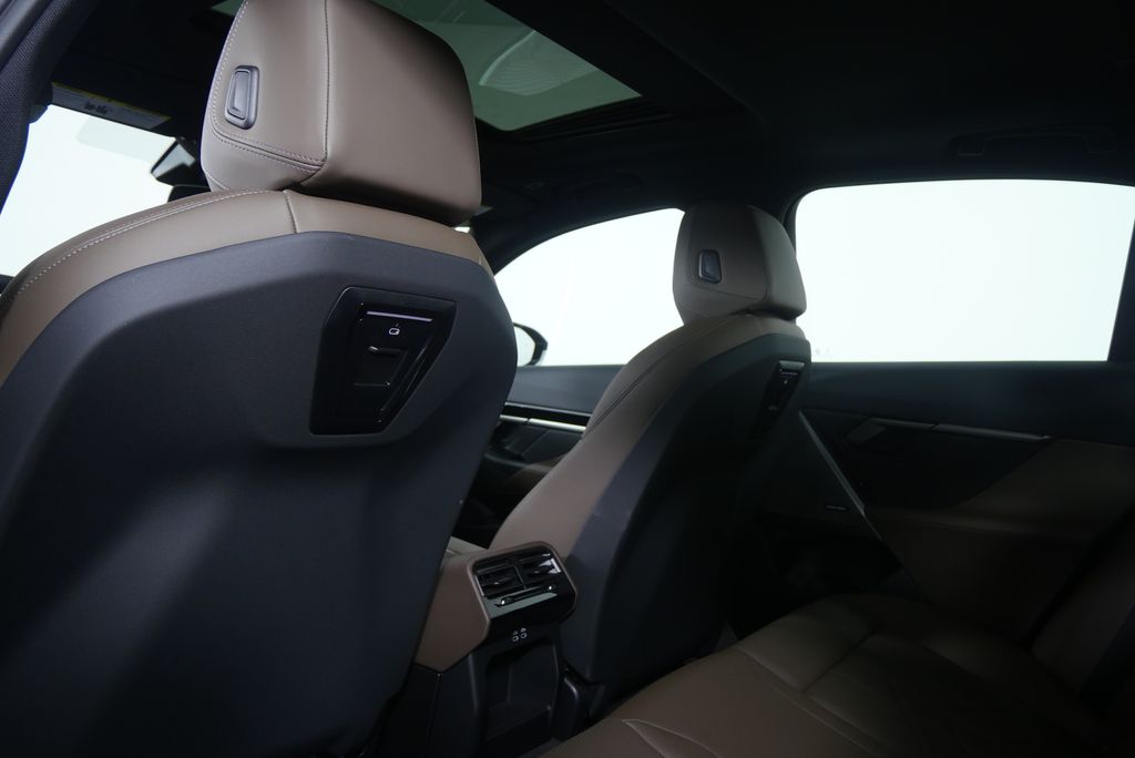 Thumbnail: 2025 BMW 5 Series - 19