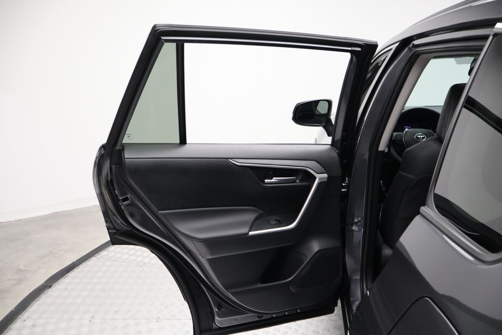 Thumbnail: 2025 Toyota RAV4 - 21