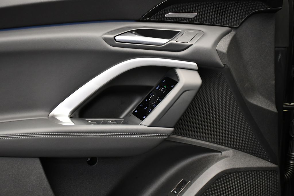 Thumbnail: 2025 Audi Q5 - 32