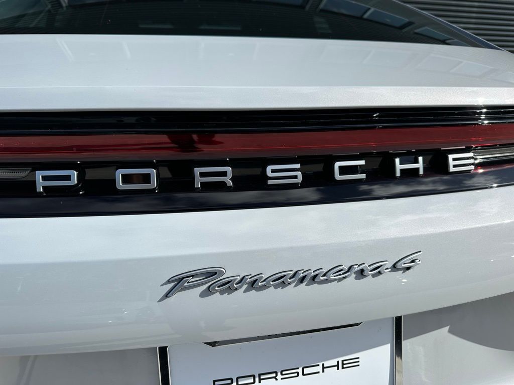Thumbnail: 2025 Porsche Panamera - 12