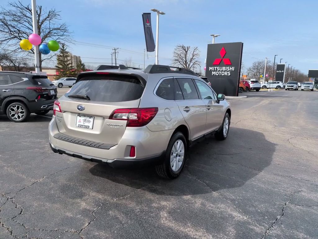 Used 2017 Gray Subaru 2.5i Premium image 7