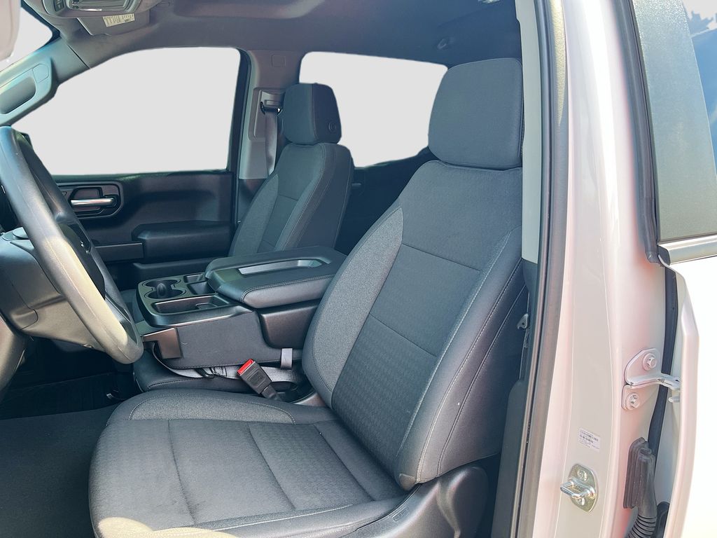 Used 2025 White Chevrolet Custom image 19
