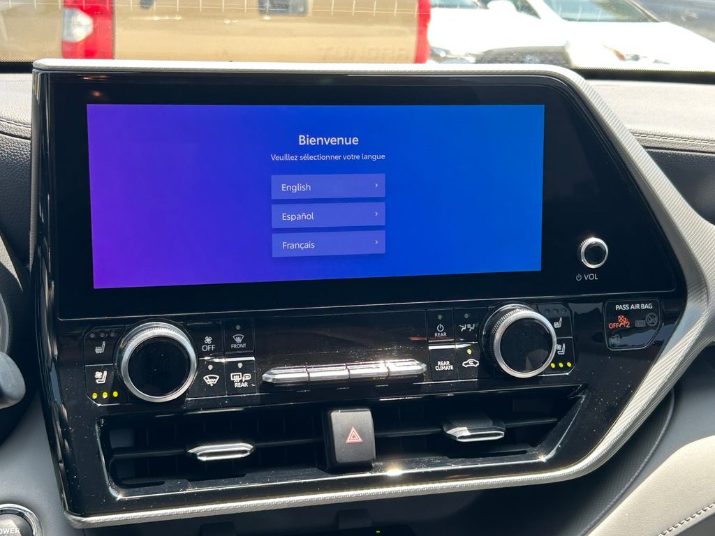 Used 2023 Toyota Highlander Hybrid SUV
