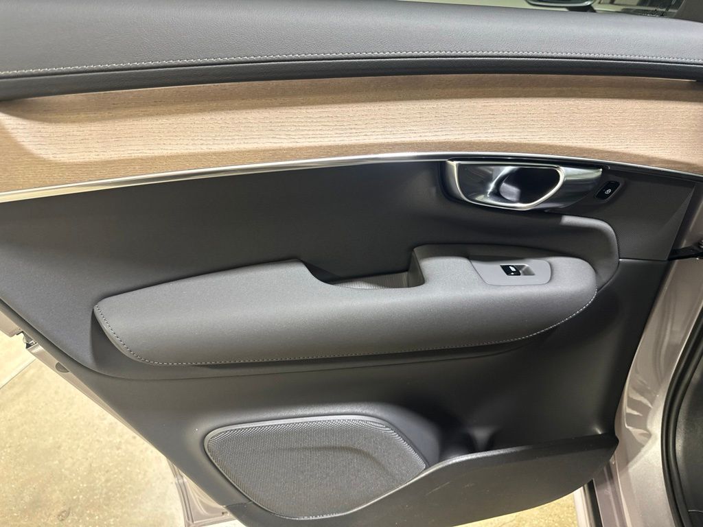 New 2026 Blue Volvo T8 Plus image 20