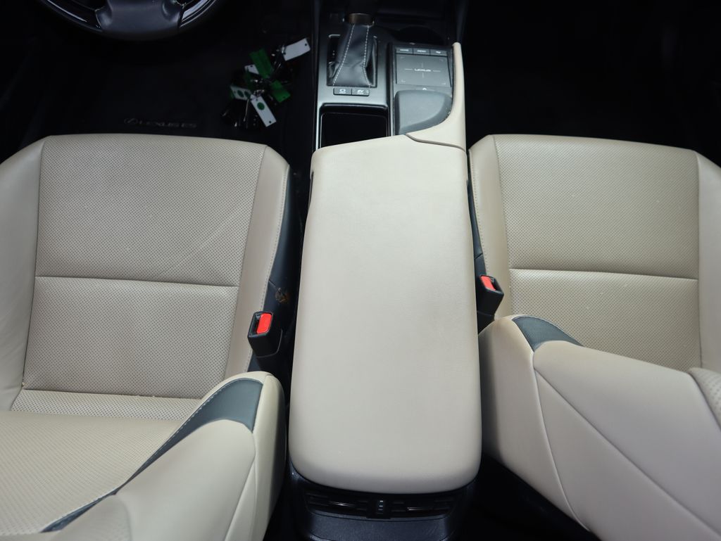Thumbnail: 2019 Lexus ES - 8