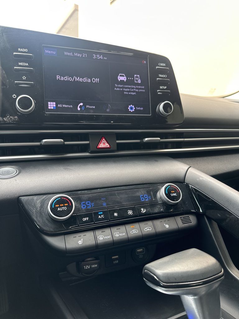 2022 Hyundai Elantra SEL 13