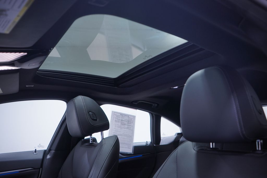 Thumbnail: 2023 BMW i4 - 8