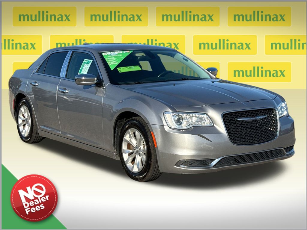 2016 Chrysler 300 Limited's photo