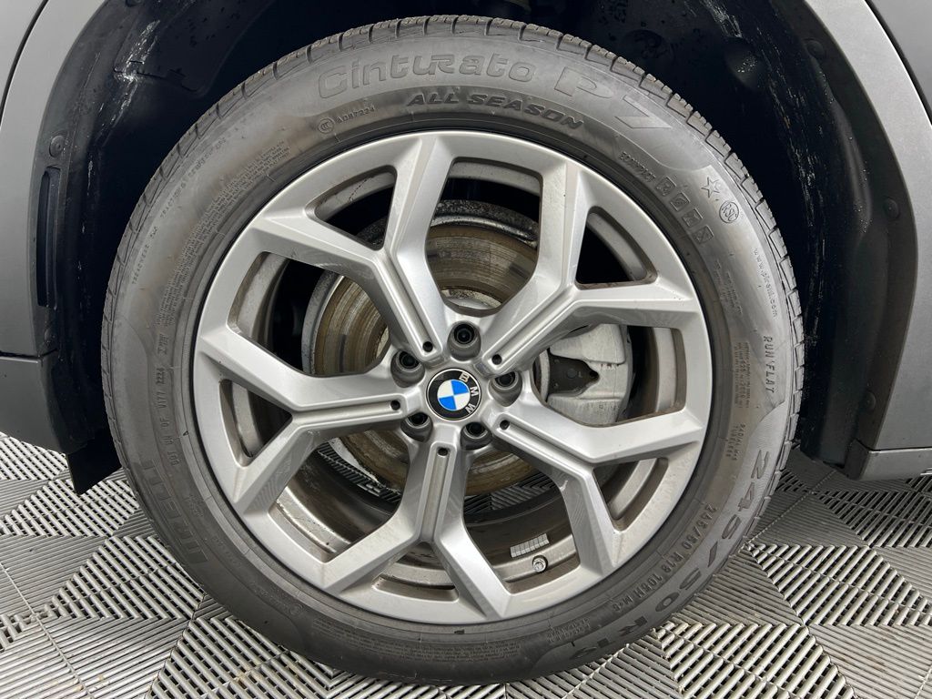 Thumbnail: 2025 BMW X4 - 11