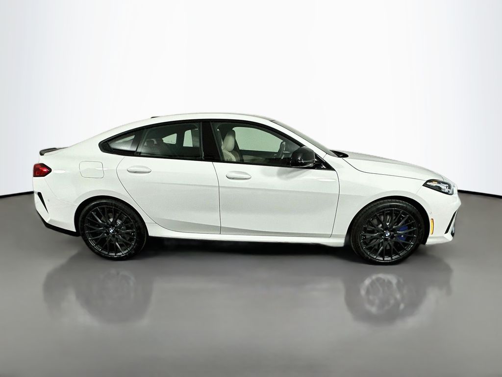 Thumbnail: 2026 BMW 2 Series - 4
