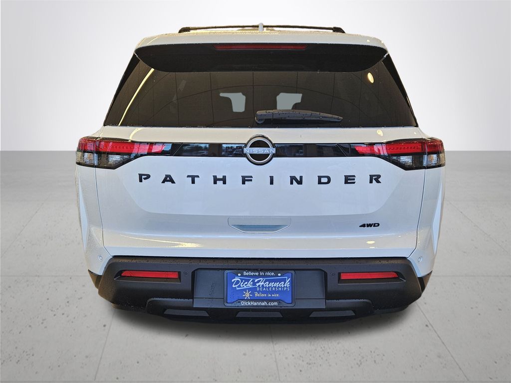 2025 Nissan Pathfinder SV