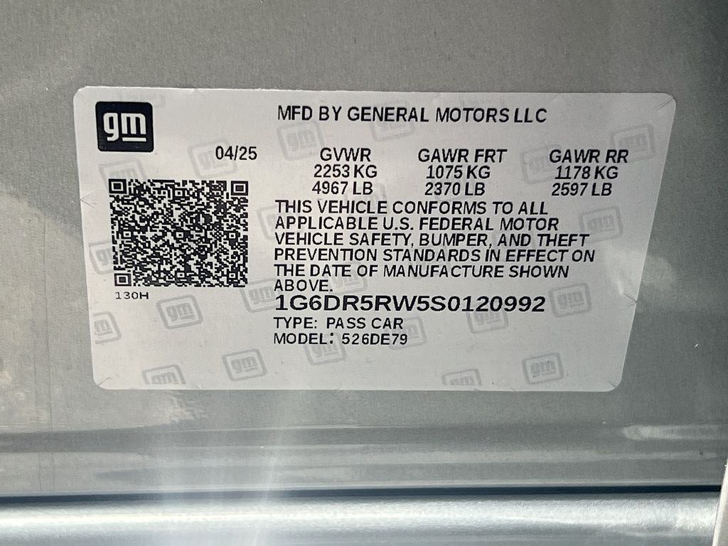 Used 2025 Silver Cadillac V-Series image 33