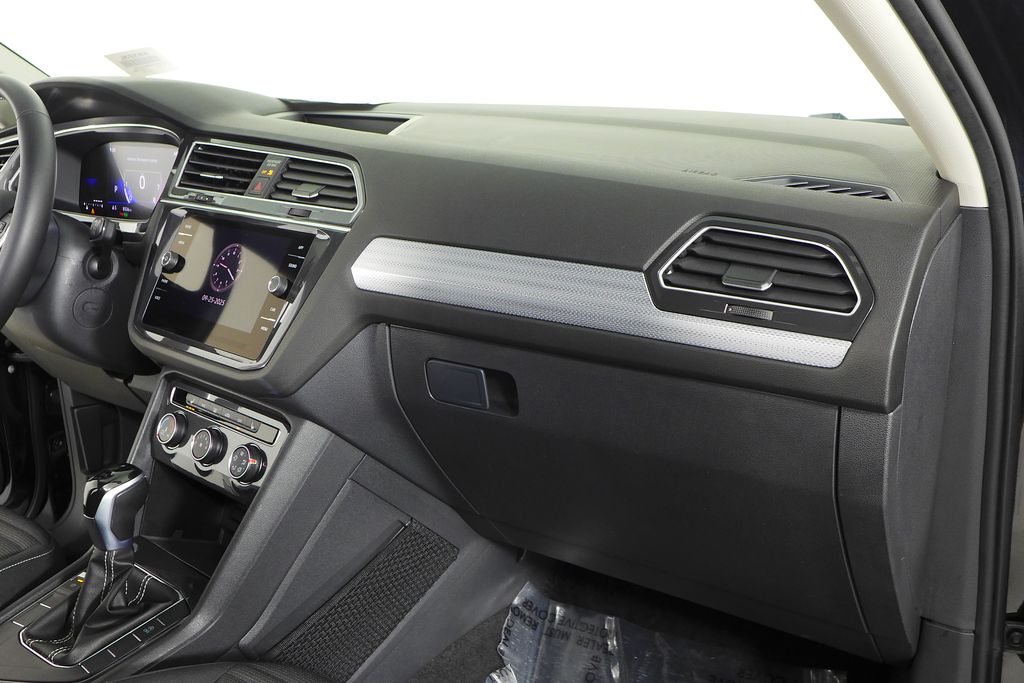 Thumbnail: 2024 Volkswagen Tiguan - 14