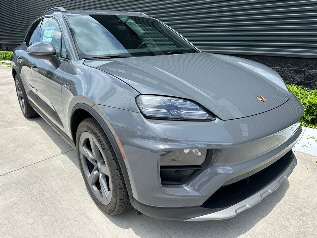 Thumbnail: 2025 Porsche Macan - 10
