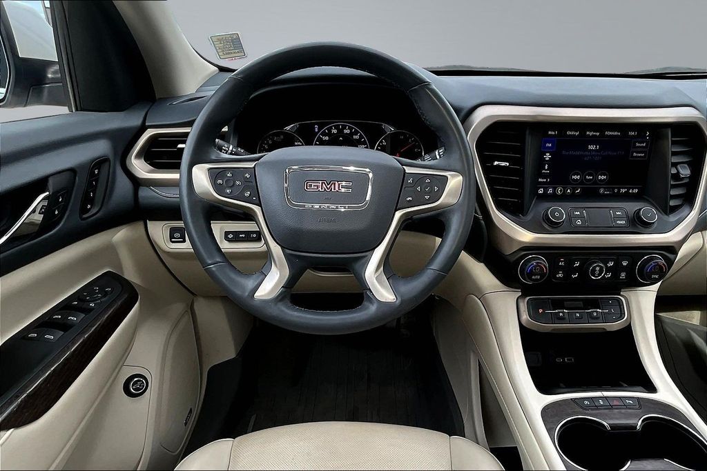 2023 GMC Acadia Denali - 8