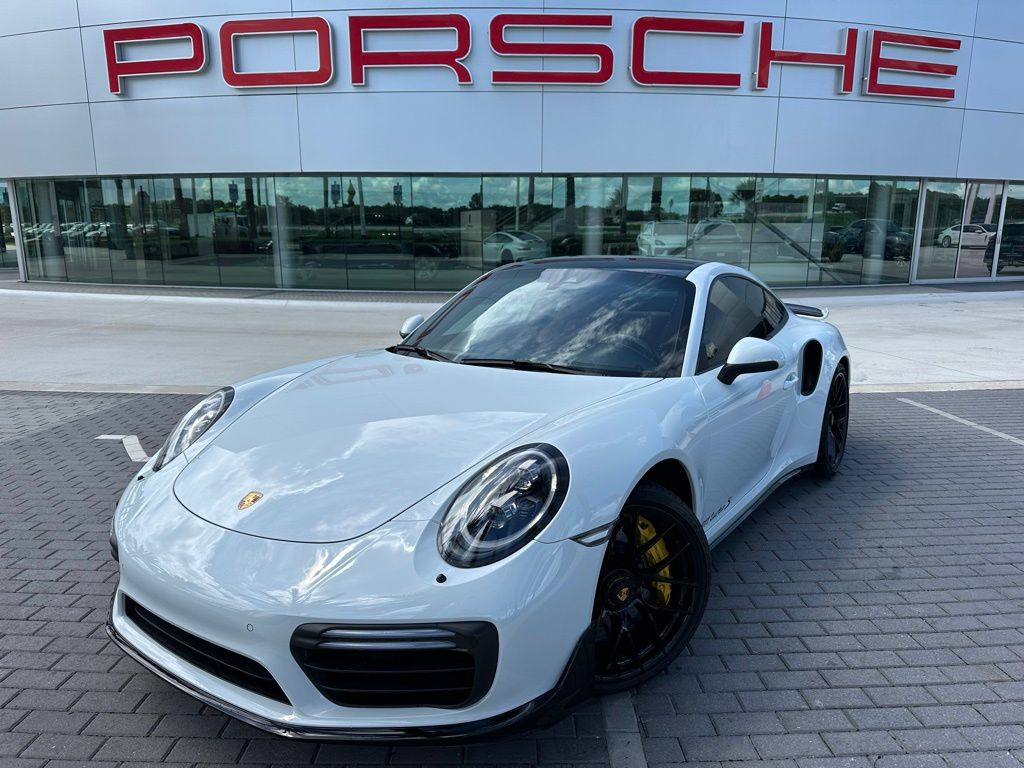 Thumbnail: 2017 Porsche 911 - 1