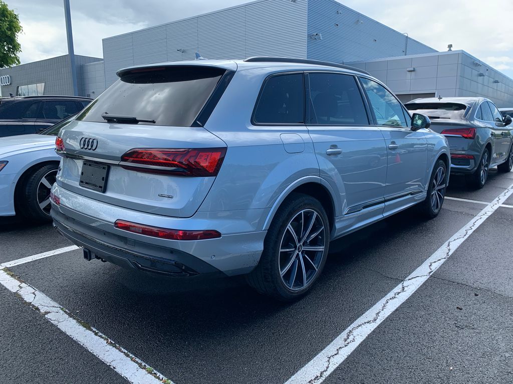 Thumbnail: 2023 Audi Q7 - 3