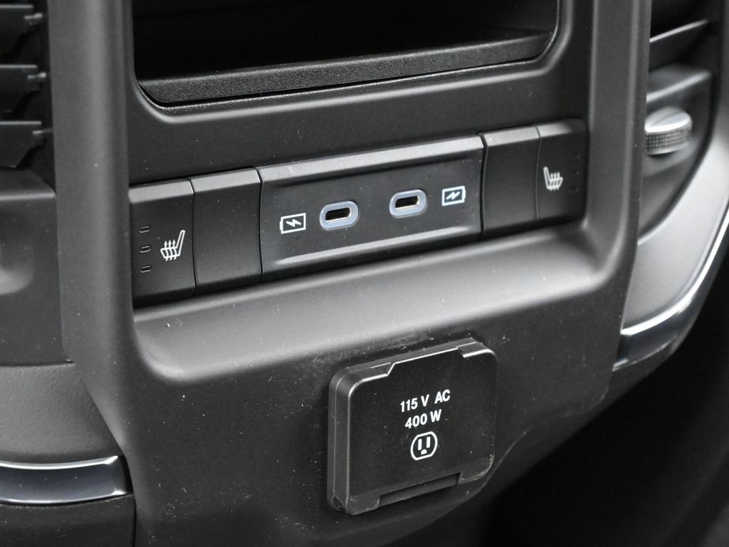 New 2026 Diamond Black Crystal Pearlcoat Ram Laramie image 36