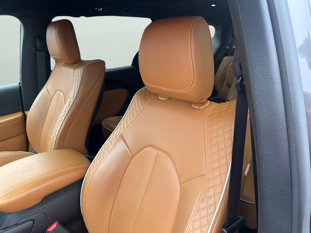 Used Car 2023 Chrysler Pacifica Hybrid  Pinnacle For Sale Under $40,000 In Austin, Texas