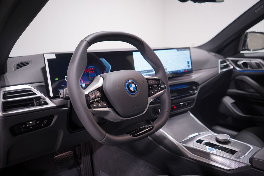 Thumbnail: 2025 BMW i4 - 6