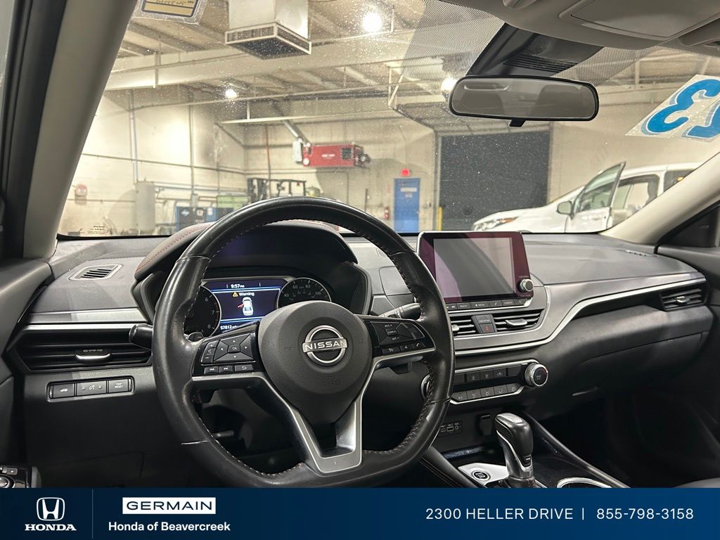 Used 2023 Silver Nissan 2.5 SR image 15