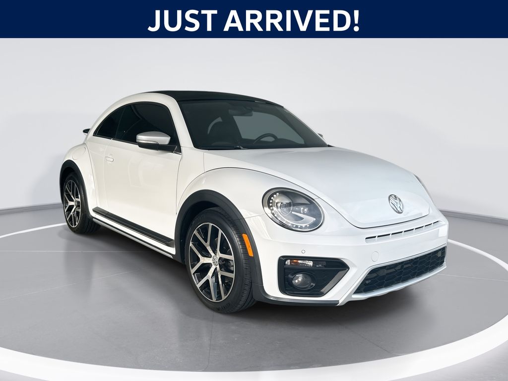 Pure White 2018 Volkswagen Beetle Hatchback 6-Speed Automatic