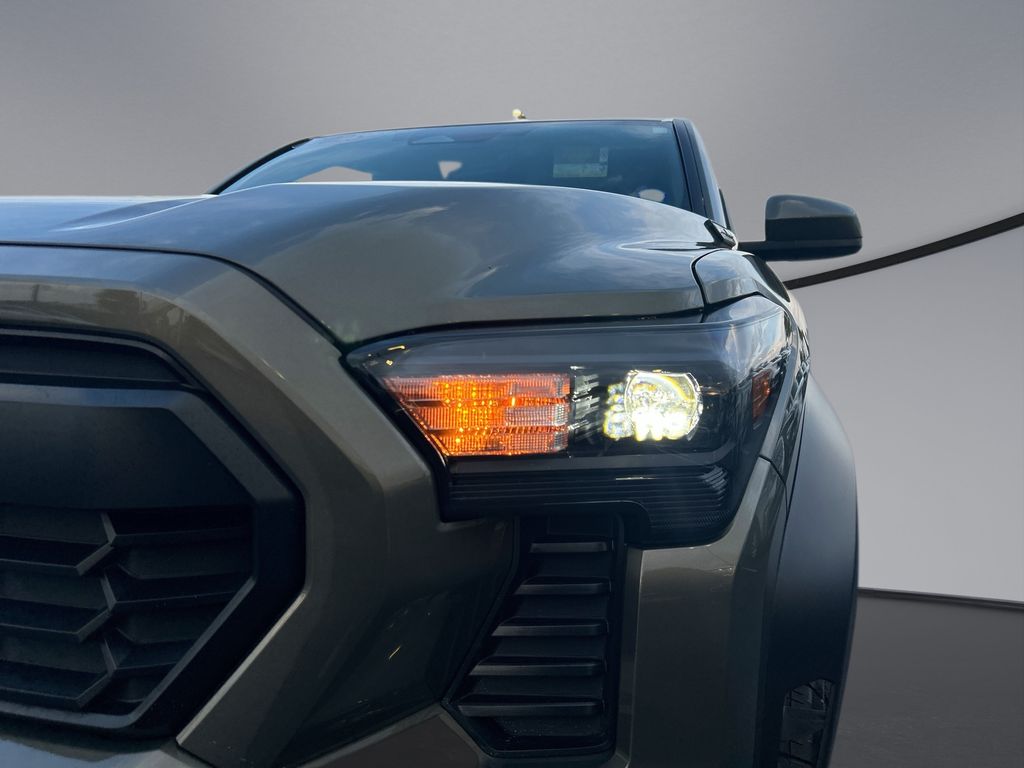 Thumbnail: 2025 Toyota Tacoma - 32
