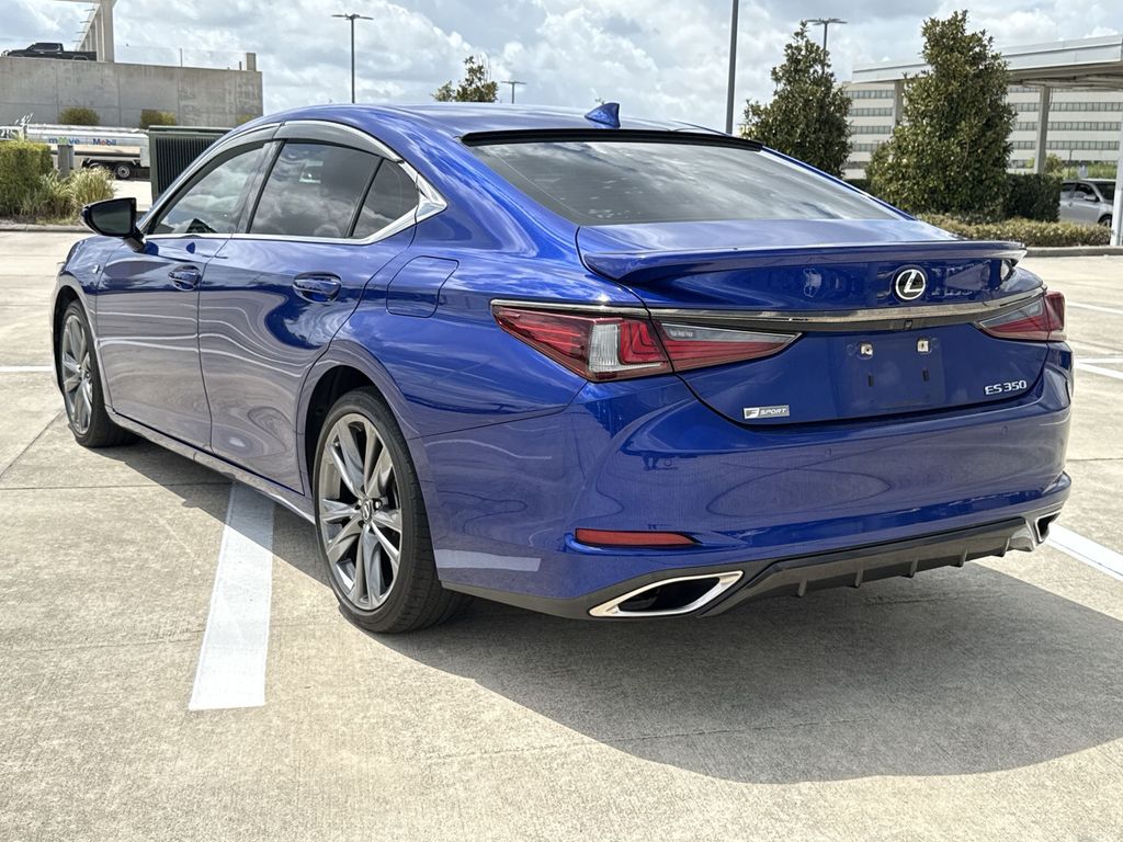 Thumbnail: 2021 Lexus ES - 10