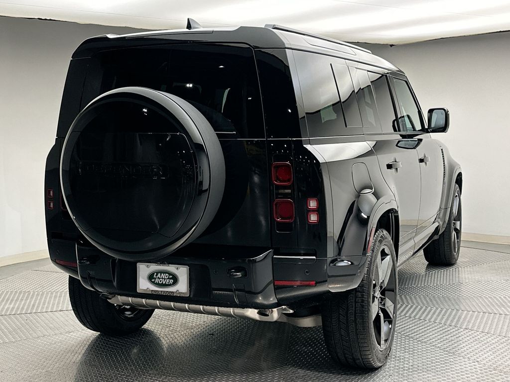 2025 Land Rover Defender 110 3