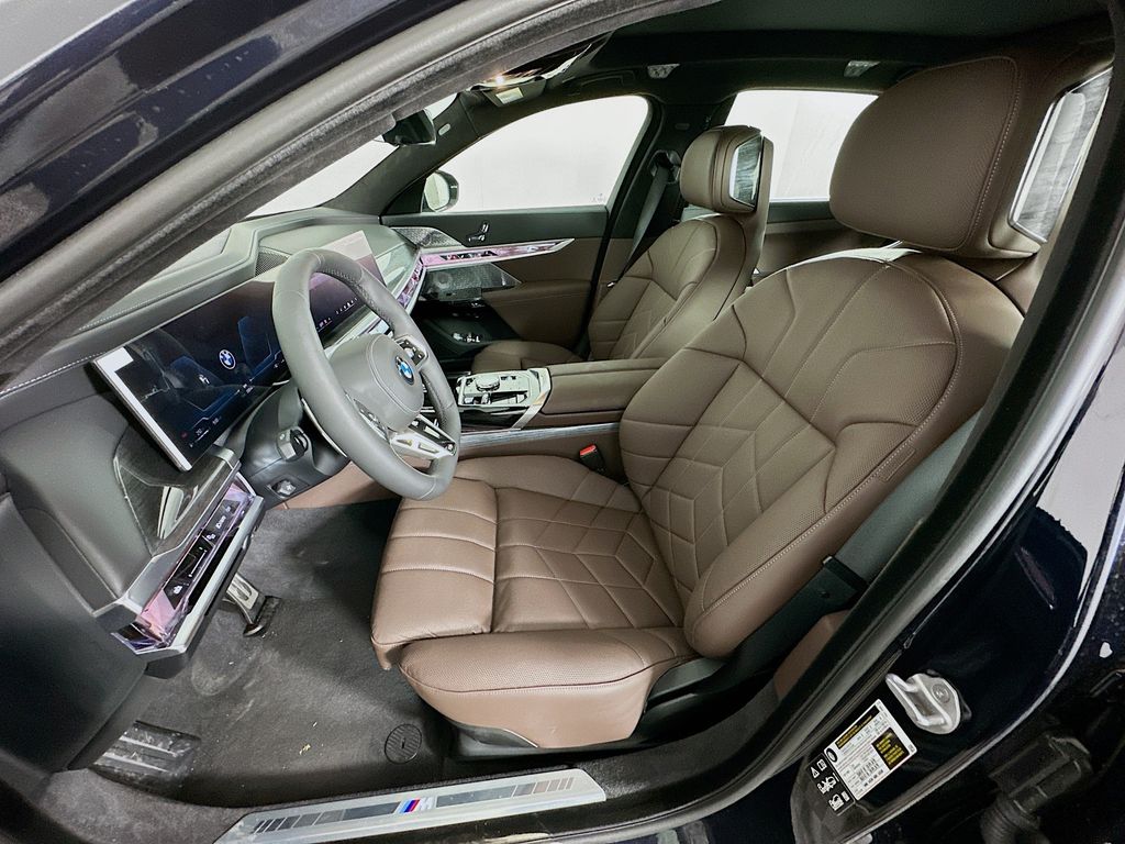 Thumbnail: 2025 BMW 7 Series - 16