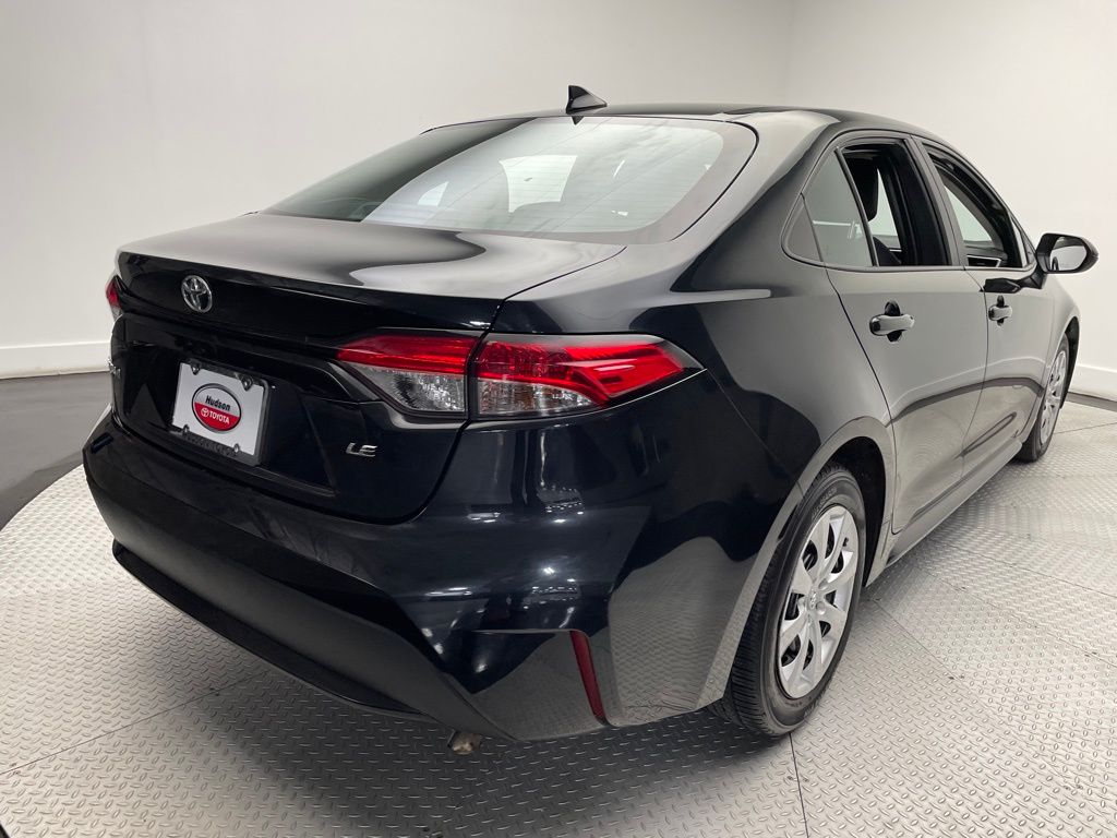 2022 Toyota Corolla LE 5