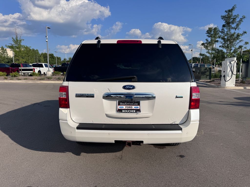 Used 2013 White Platinum Clearcoat Metallic Ford Limited image 8