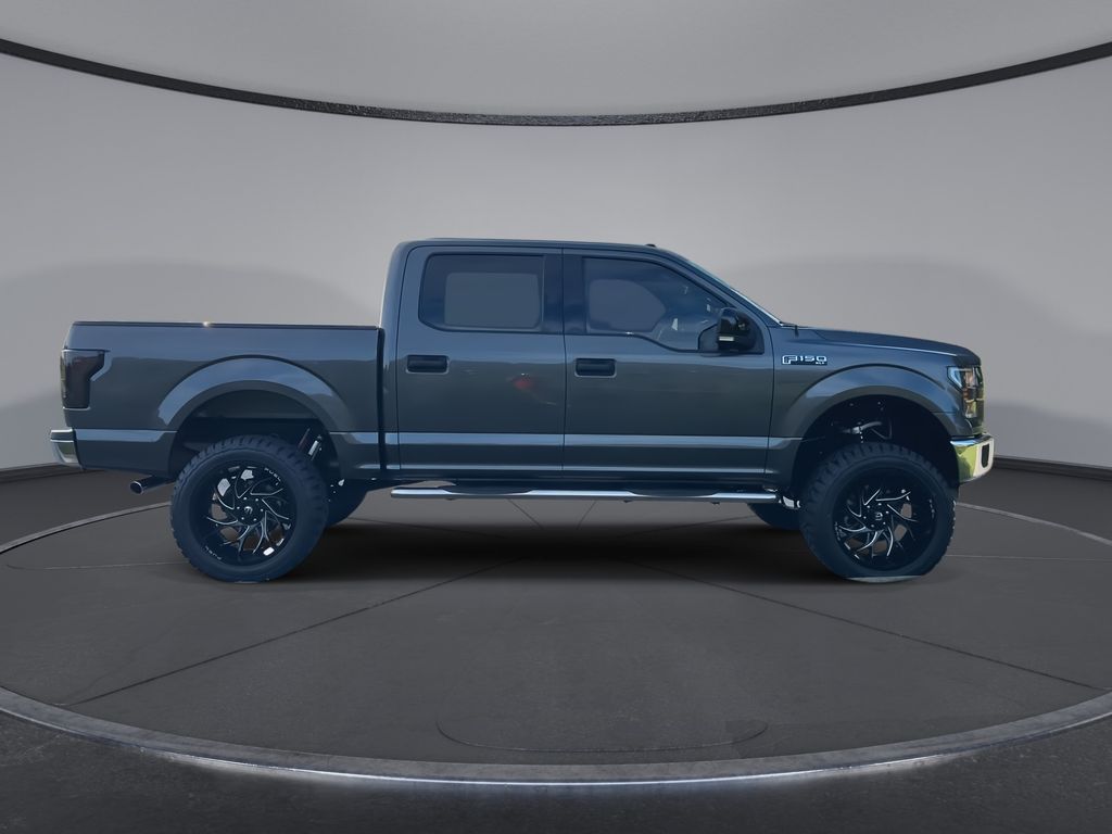 Thumbnail: 2017 Ford F-150 - 9