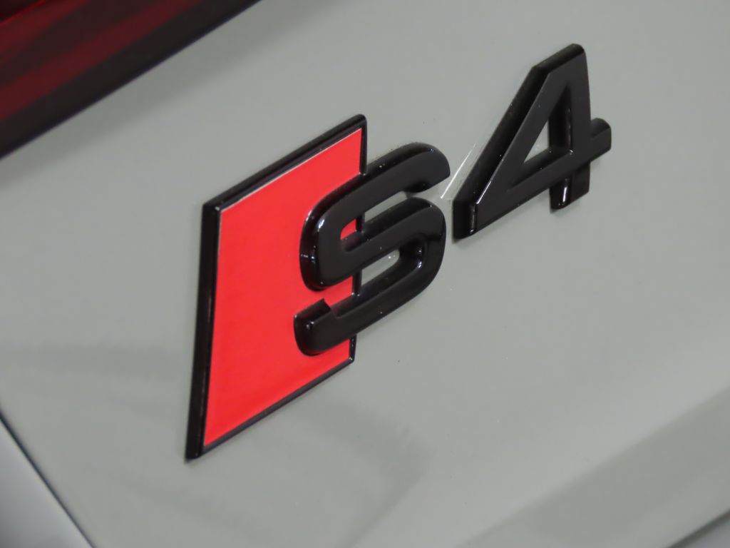 Thumbnail: 2022 Audi S4 - 9